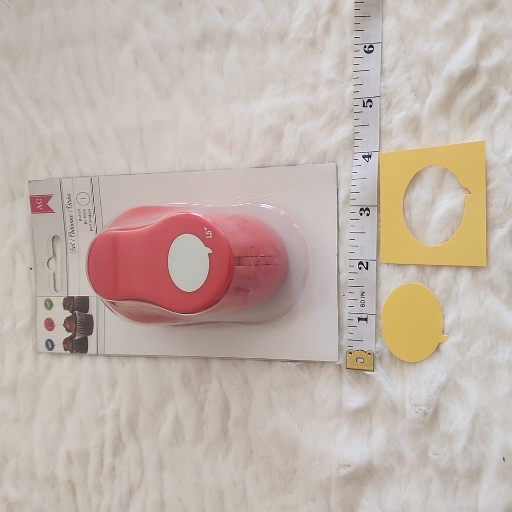American Crafts 1.5-inch bubble punch